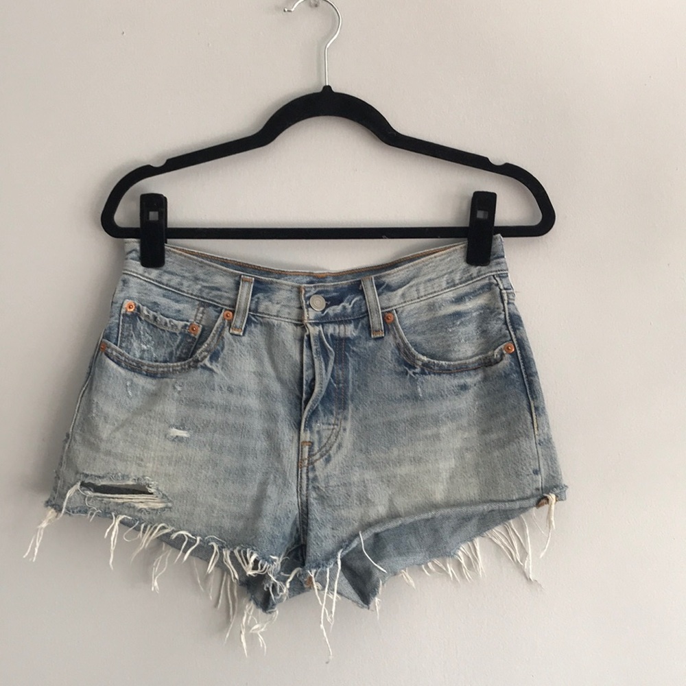 Levi’s 501 Denim Shorts in Waveline